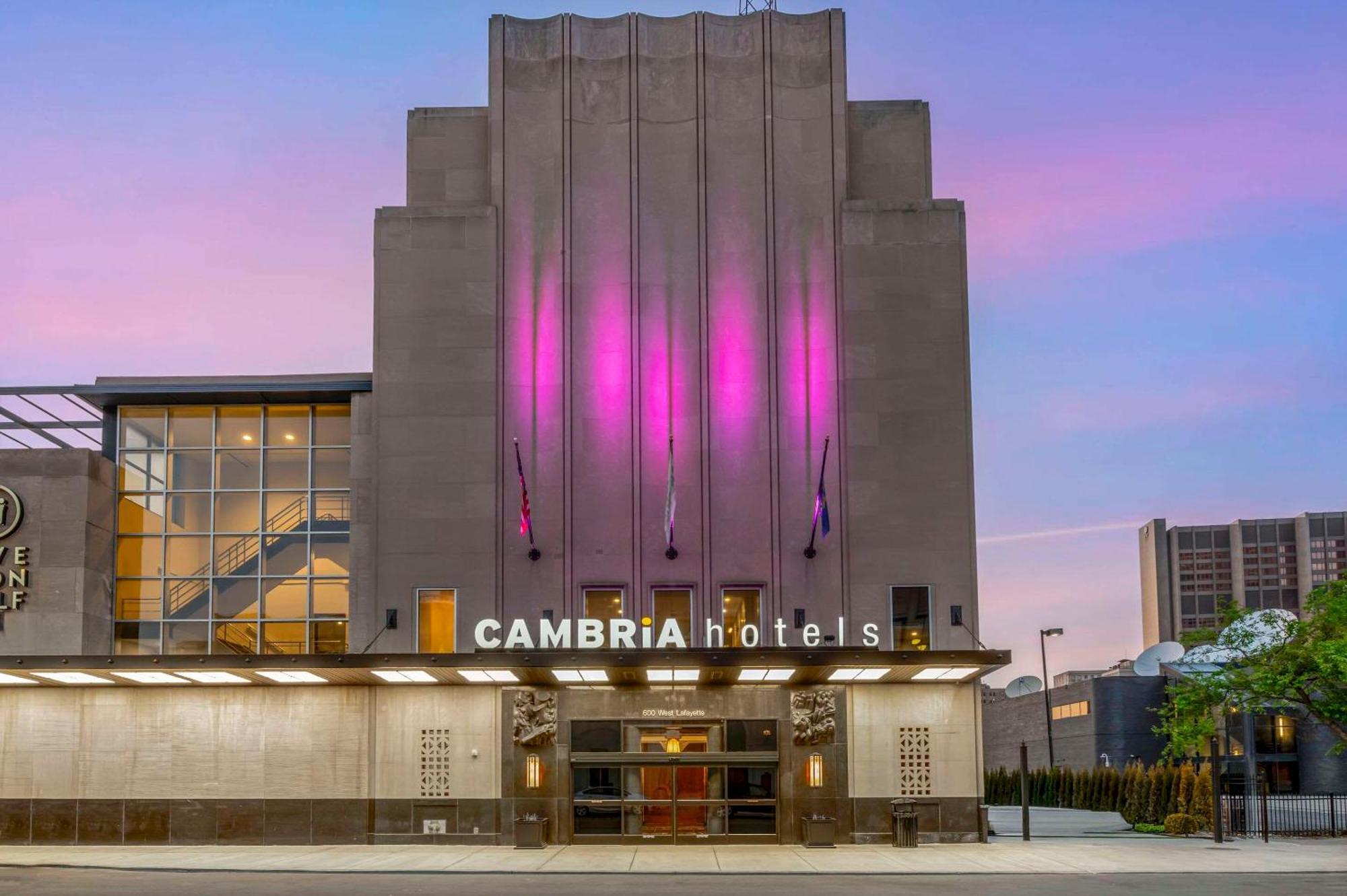 Cambria Hotel Detroit Downtown Exterior photo