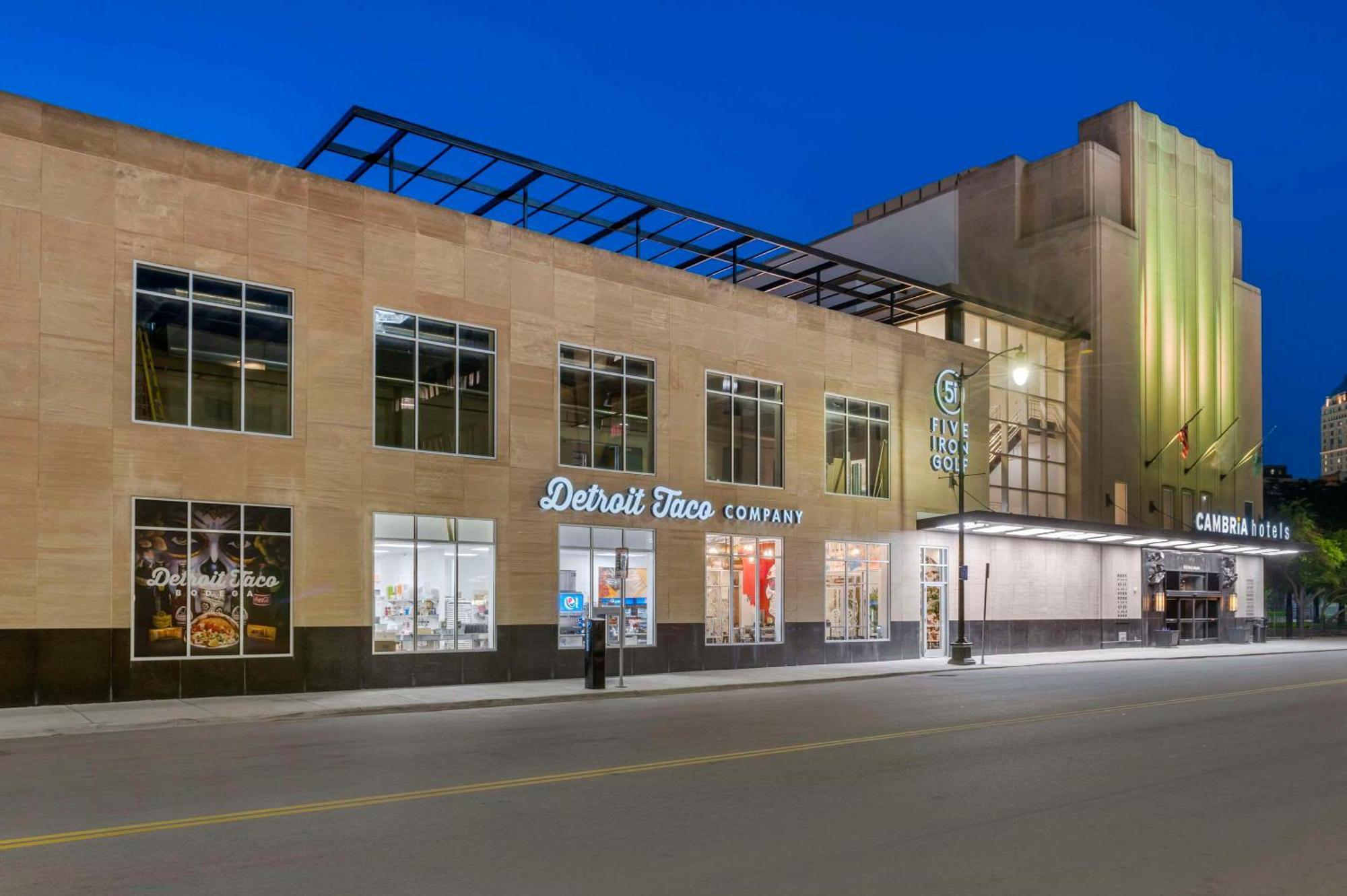 Cambria Hotel Detroit Downtown Exterior photo